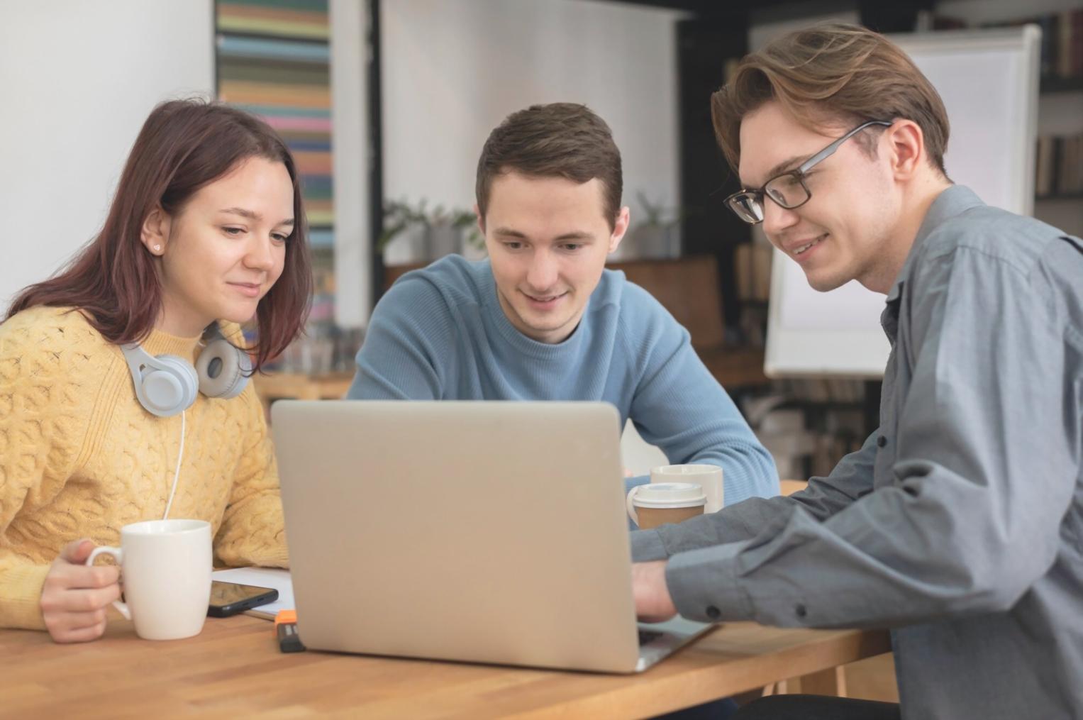 Professional investment education environment